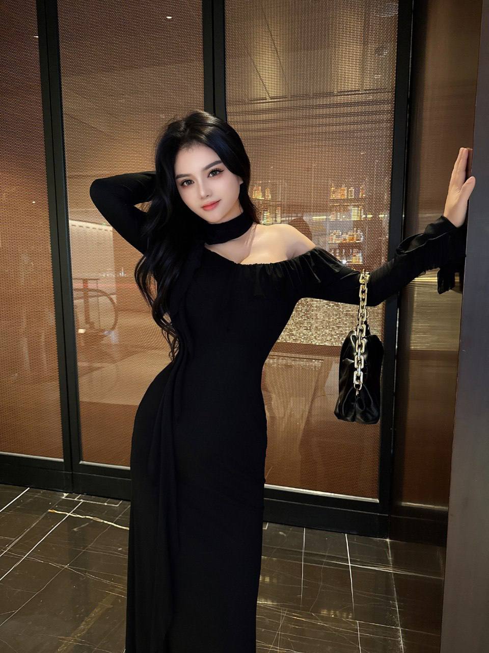 【武汉-洪山】依依 少数名族 皮肤雪白前凸后翘